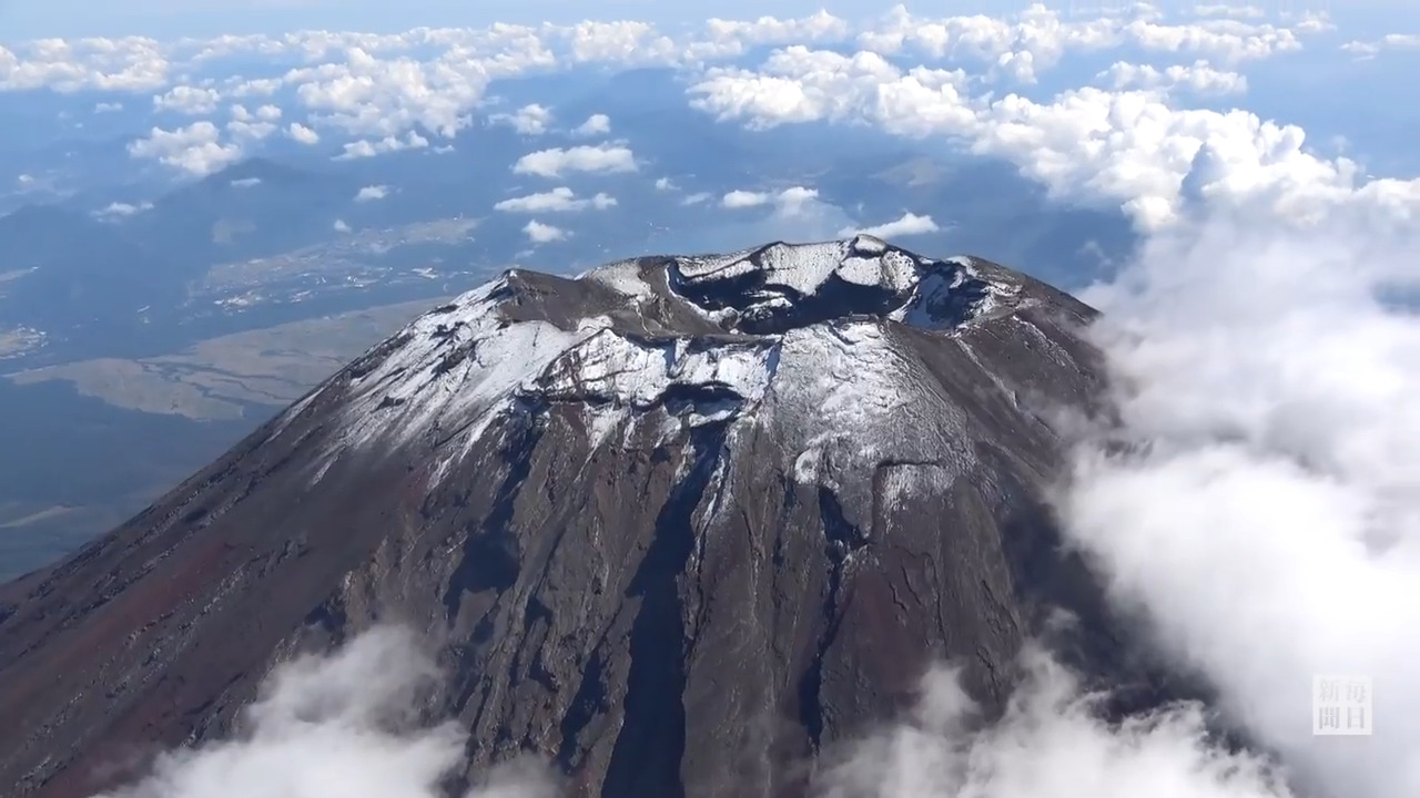 最も信頼できる 冠雪の富士山と快晴の空のイメージ、富士山曼荼羅の中 