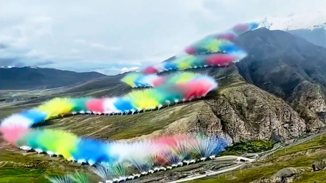 中国・ヒマラヤ山脈での花火ショー　環境破壊の批判受け美術家ら謝罪