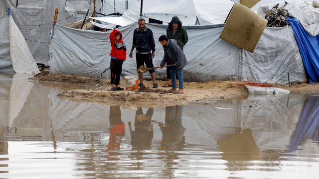 ガザで激しい雨、テントに浸水　乳児凍死　続く人道危機