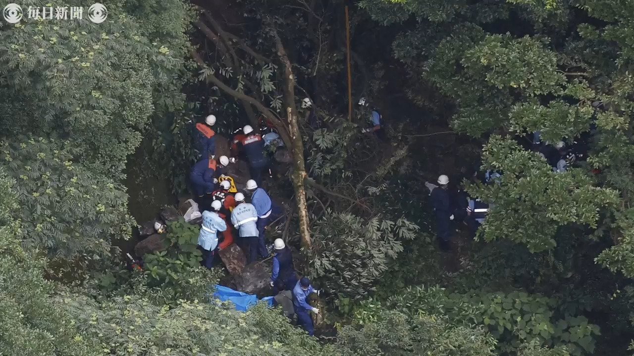 崖崩れに巻き込まれた母子2人が死亡 1人は救出 長崎 諫早 毎日新聞