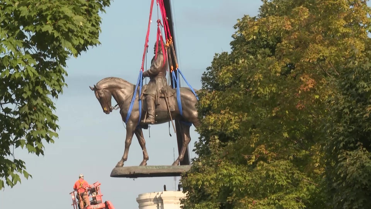 動画 南軍リー将軍の銅像撤去 米バージニア州リッチモンド 写真1枚 国際ニュース Afpbb News