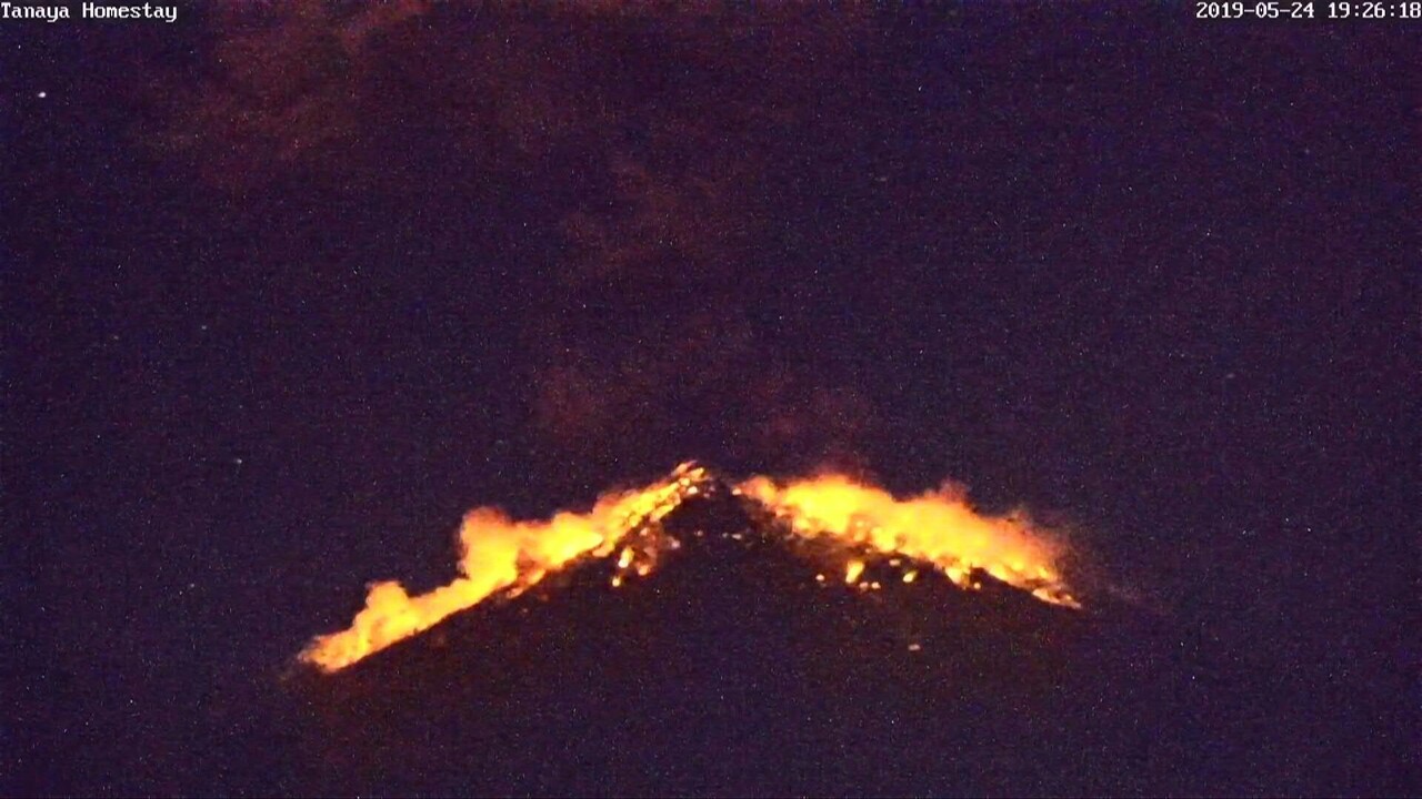 動画 監視カメラが捉えた噴火の瞬間 バリ島 アグン山 写真1枚 国際ニュース Afpbb News