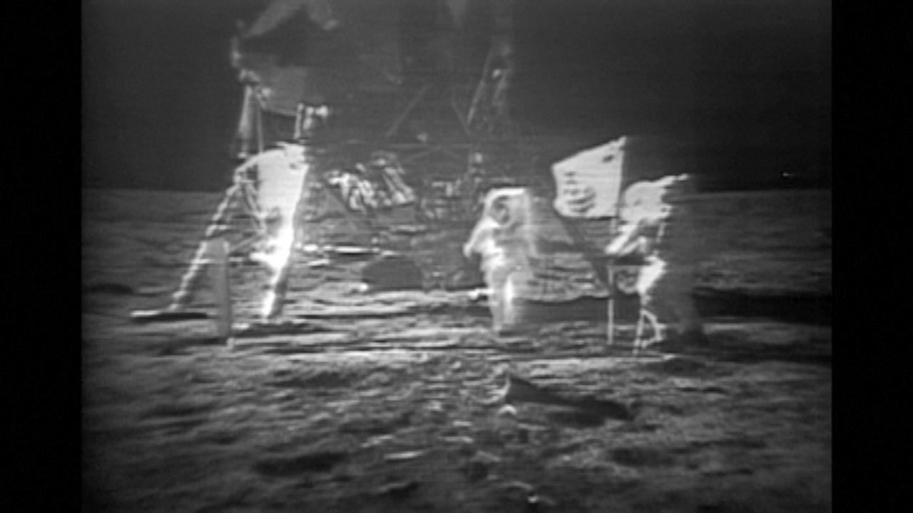 動画 世界をくぎ付けにした 一歩 の中継 アポロ月面着陸から50年 当時の映像 写真1枚 国際ニュース Afpbb News