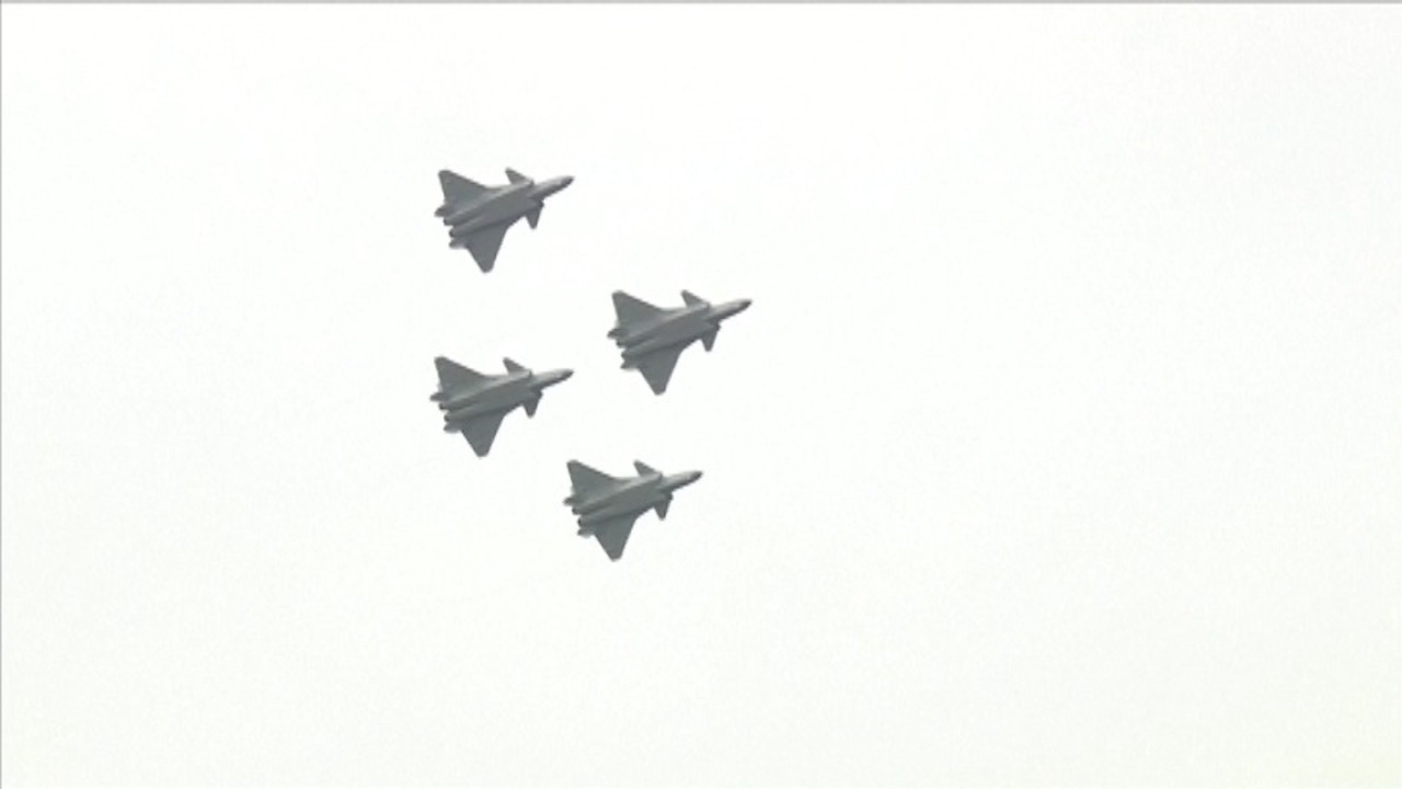 動画 中国で航空ショー開幕 ステルス戦闘機 殲 が展示飛行 写真1枚 国際ニュース Afpbb News