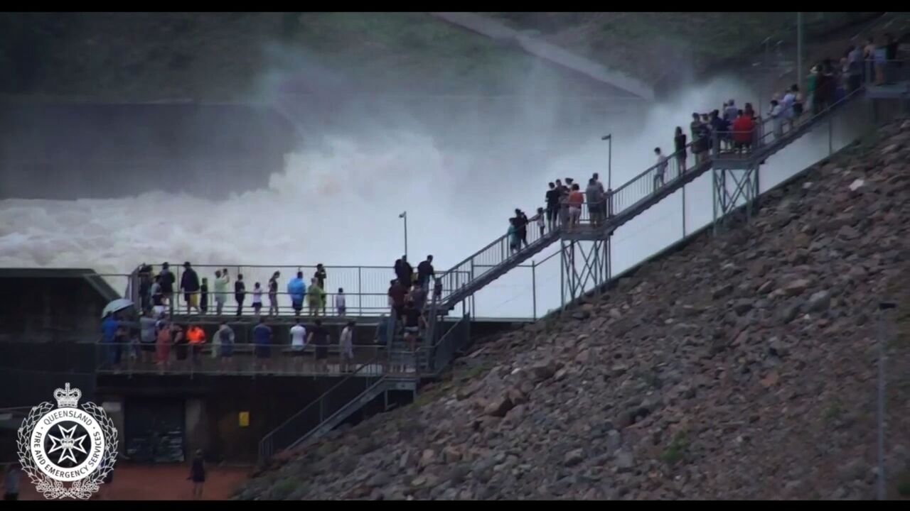 動画 豪北東部の豪雨 ダム放流で 前例のない大洪水 被災地の映像 写真1枚 国際ニュース Afpbb News