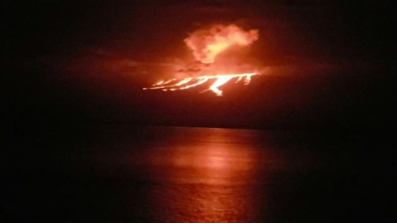 動画 ガラパゴス諸島で火山噴火 生態学上の重要地域に溶岩流出 写真1枚 国際ニュース Afpbb News