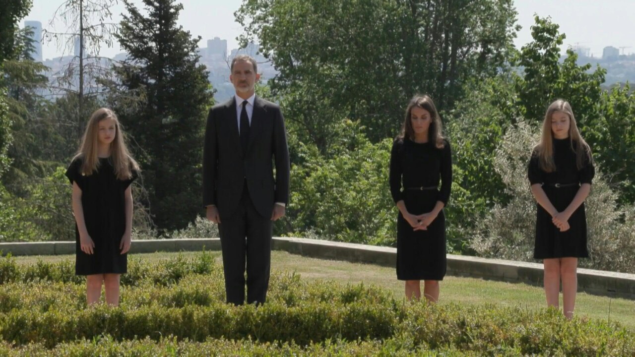 動画 スペイン王室 新型コロナ犠牲者に黙とう 写真1枚 国際ニュース Afpbb News