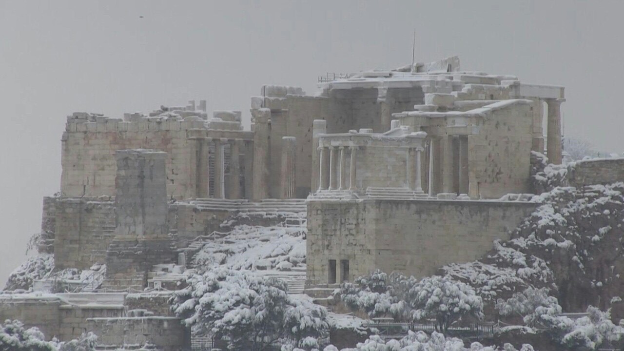 動画 ギリシャで13年ぶりの大雪 アクロポリスも雪化粧 写真1枚 国際ニュース Afpbb News