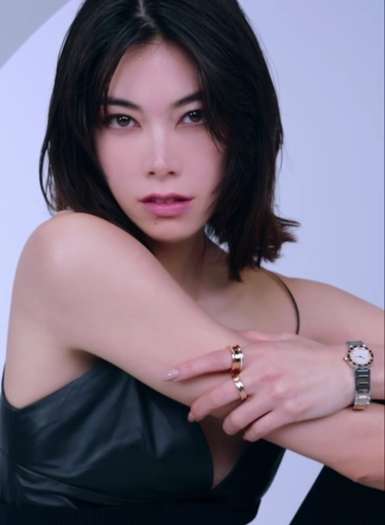 ブルガリ」“ビー・ゼロワン”の輝きで、自由なスピリットを解き放って