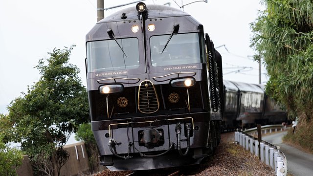 JR九州の「ななつ星」10年 3泊170万円、衰えぬ人気 - 日本経済新聞 JR九州の「ななつ星」10年 3泊170万円、衰えぬ人気 - 日本経済新聞